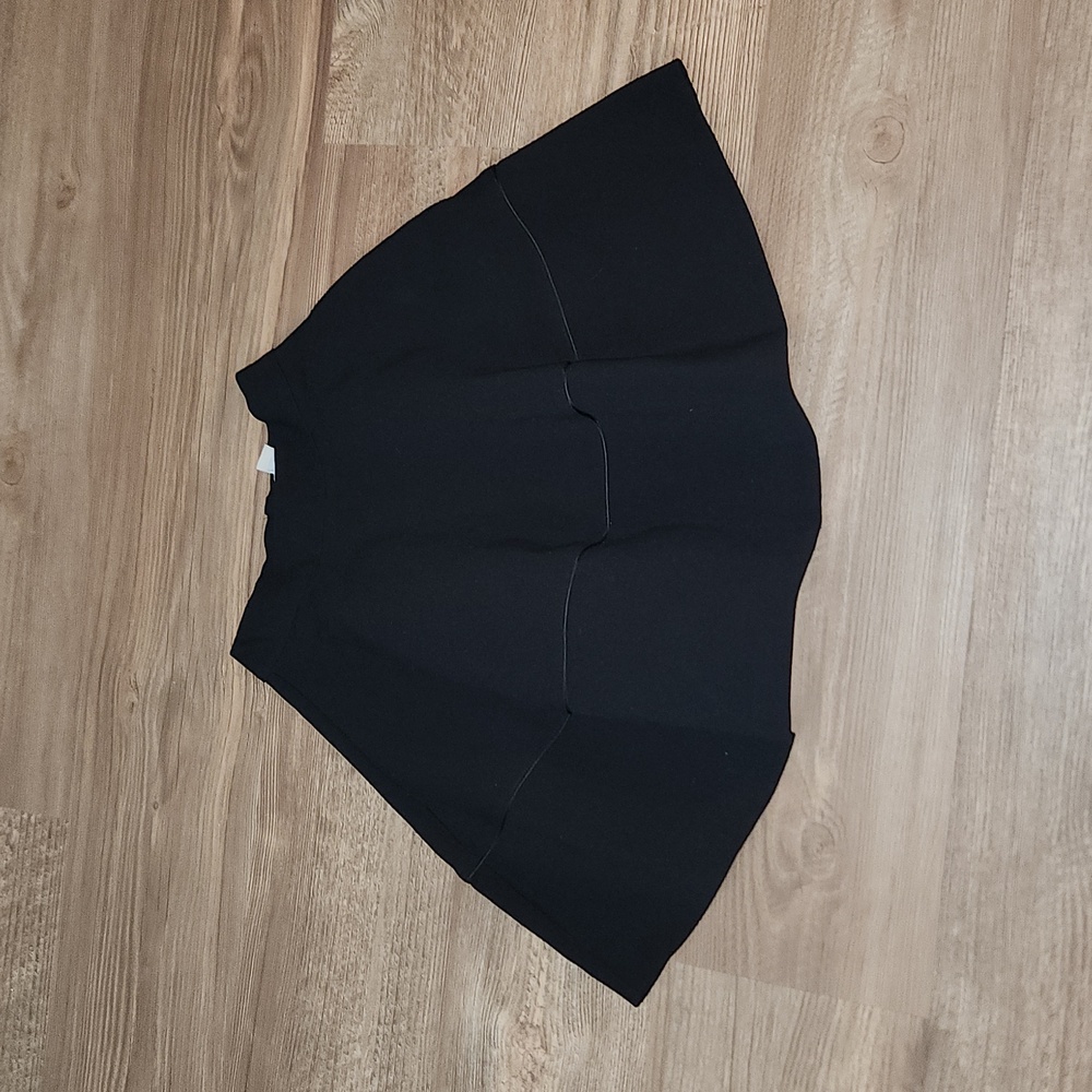 H&M Black Flared mini Skirt with detail embossed line + thick,Structured Fabric
